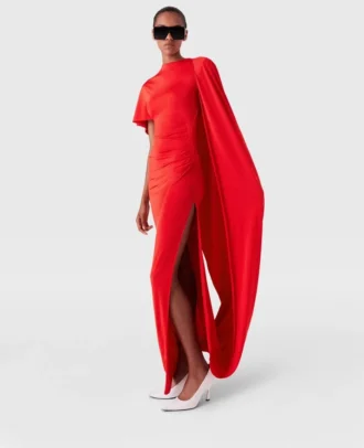 Asymmetrisk maxiklänning med cape