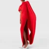Asymmetrisk maxiklänning med cape Asymmetrisk maxiklänning med cape