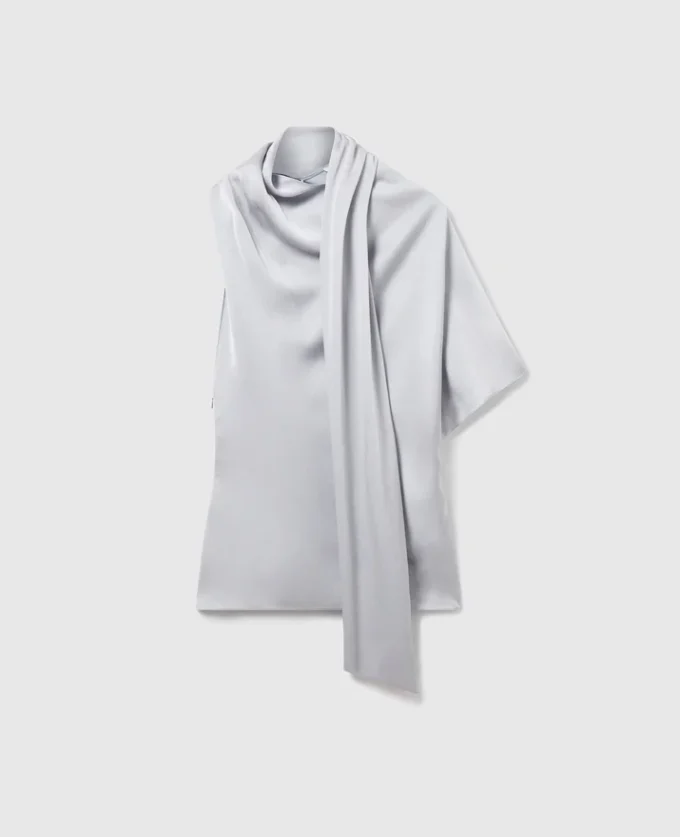 Asymmetrisk topp med knytning i halsen Asymmetrisk topp med knytning i halsen