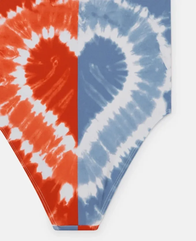 Baddräkt med hjärtmönster i tie-dye