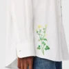 Blommig broderad skjorta Blommig broderad skjorta