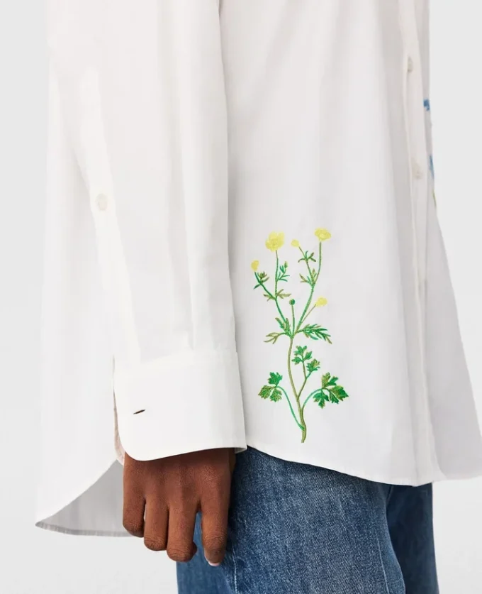Blommig broderad skjorta Blommig broderad skjorta