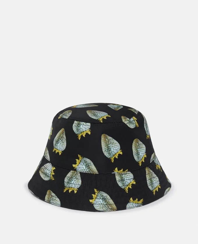 Bucket hat i regenererad nylon med jordgubbsmönster Bucket hat i regenererad nylon med jordgubbsmönster