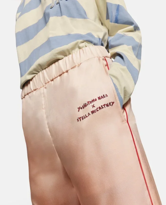 Byxor i silkes twill med logotryck Byxor i silkes twill med logotryck