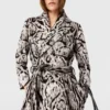 Cloud Leopard Jacquard-trenchcoat med bälte Cloud Leopard Jacquard-trenchcoat med bälte