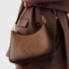 Crossbody-axelväska med logotyp