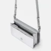 Crossbody-plånbok med logotyp Crossbody-plånbok med logotyp