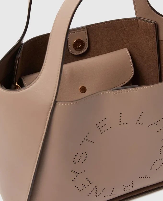 Crossbody-väska med logotyp Crossbody-väska med logotyp