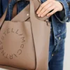 Crossbody-väska med logotyp Crossbody-väska med logotyp