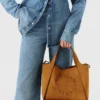 Crossbody-väska med logotyp och handtag