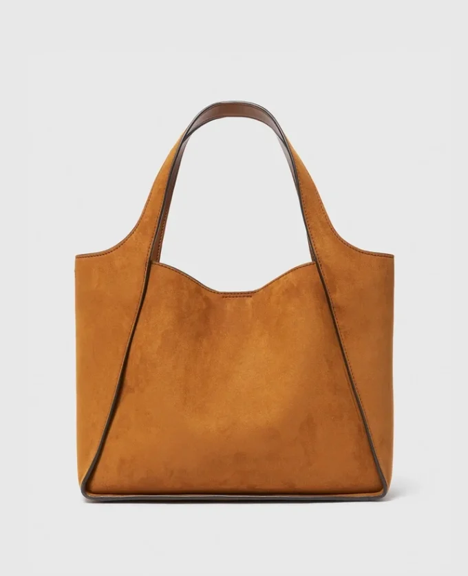 Crossbody-väska med logotyp och handtag