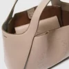 Crossbody-väska med logotyp och handtag Crossbody-väska med logotyp och handtag
