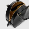 Crossbody-väska med logotyp och handtag