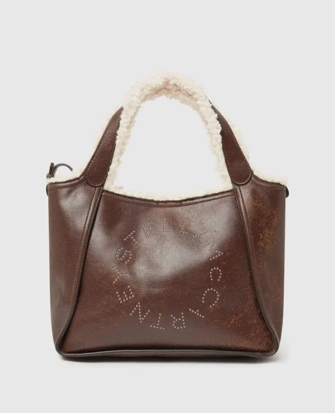 Crossbody-väska med logotyp och plyschfoder Crossbody-väska med logotyp och plyschfoder