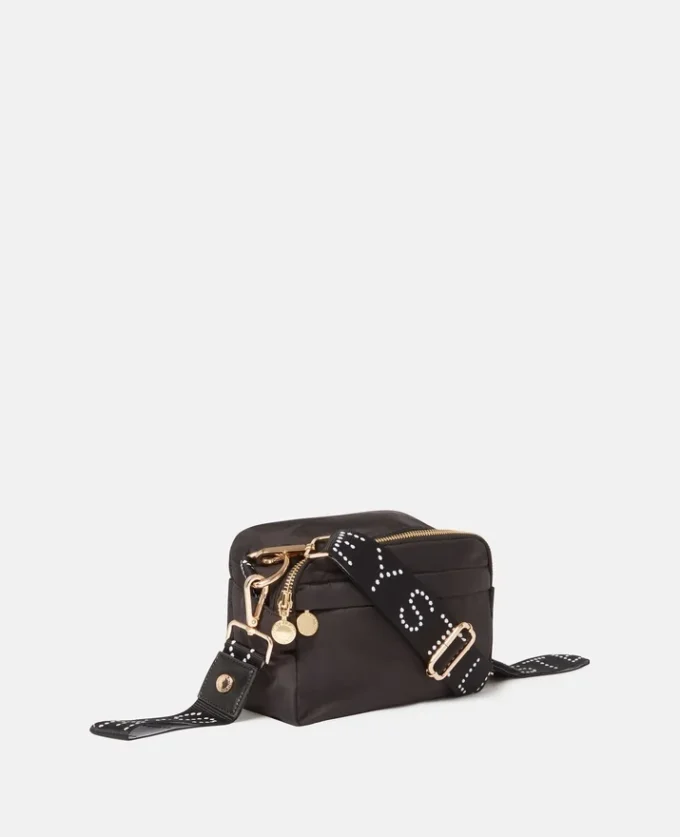 Crossbody-väska med logotyptape Crossbody-väska med logotyptape