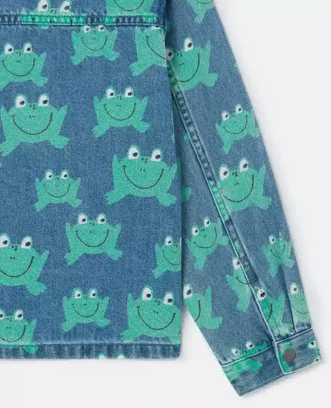 Denimjacka med grodtryck