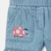 Denimshorts med broderad nyckelpiga