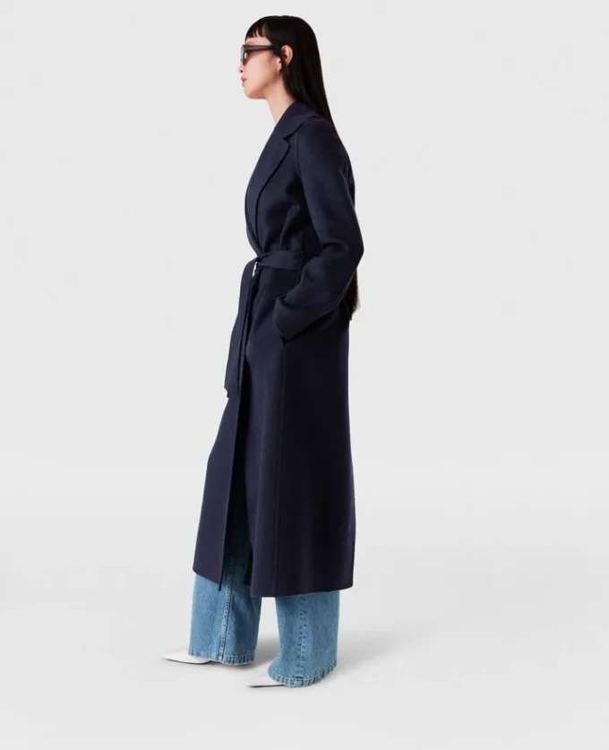 Dubbelvävd trenchcoat med bälte Dubbelvävd trenchcoat med bälte