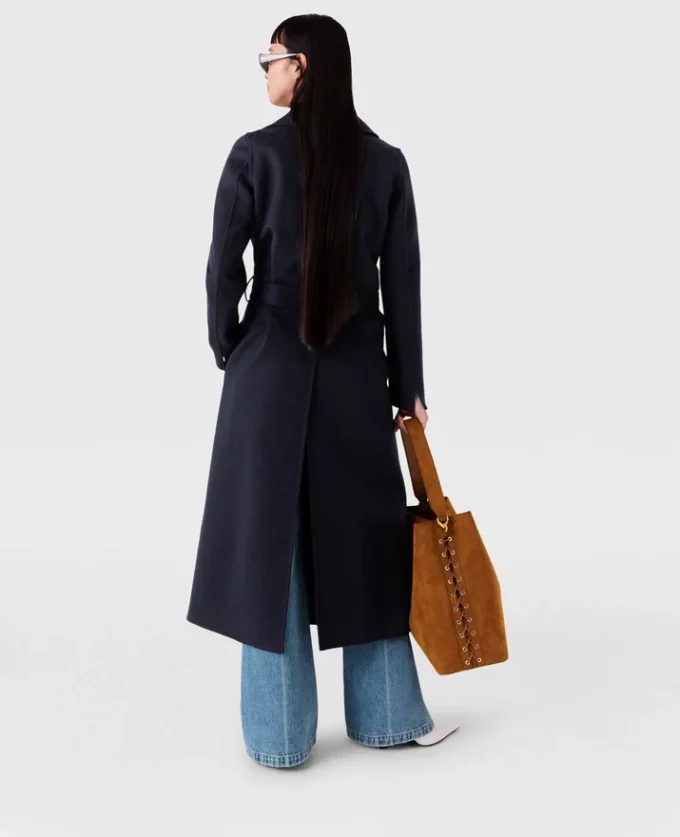 Dubbelvävd trenchcoat med bälte Dubbelvävd trenchcoat med bälte