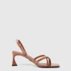Elsa lackerade kitten heels