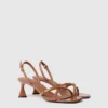 Elsa lackerade kitten heels