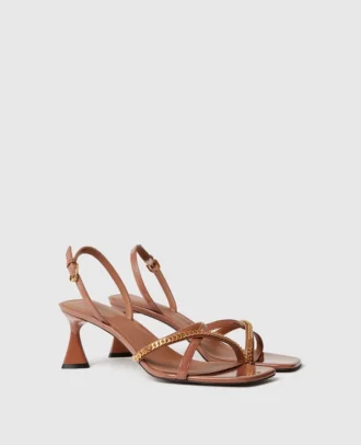 Elsa lackerade kitten heels