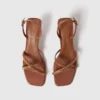 Elsa lackerade kitten heels