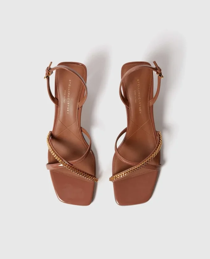 Elsa lackerade kitten heels