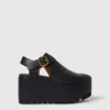 Elyse sandaler med sluten tå och T-rem Elyse sandaler med sluten tå och T-rem