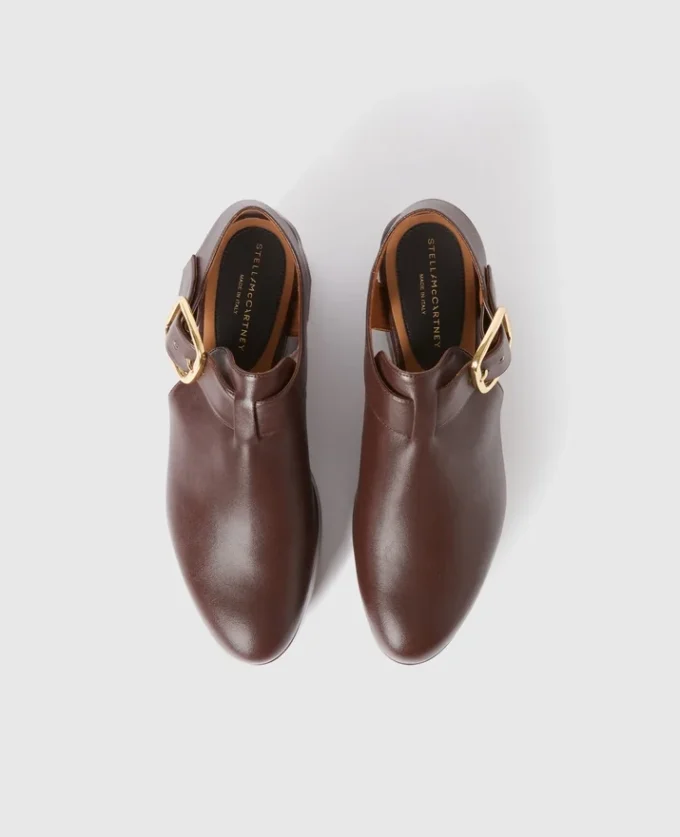 Elyse sandaler med sluten tå och T-rem Elyse sandaler med sluten tå och T-rem