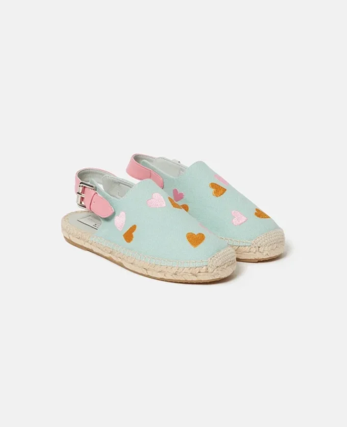Espadriller i canvas med broderade hjärtan Espadriller i canvas med broderade hjärtan