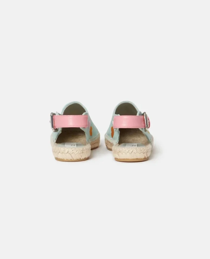 Espadriller i canvas med broderade hjärtan Espadriller i canvas med broderade hjärtan