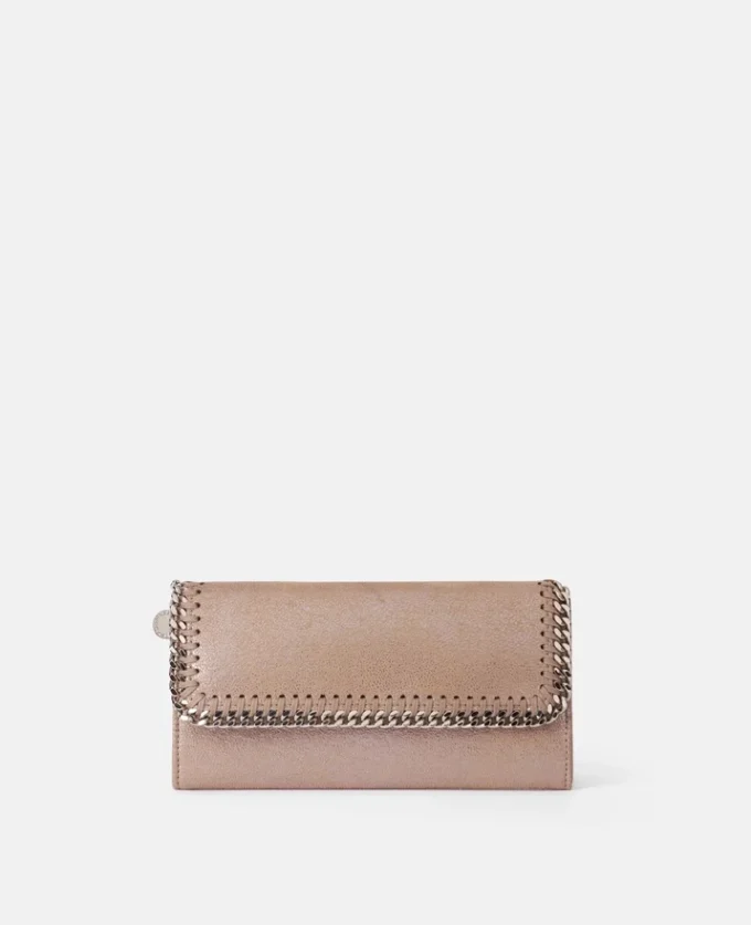 Falabella Flap Continental plånbok i pärlemorskimrande färg Falabella Flap Continental plånbok i pärlemorskimrande färg