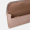Falabella Flap Continental plånbok i pärlemorskimrande färg Falabella Flap Continental plånbok i pärlemorskimrande färg