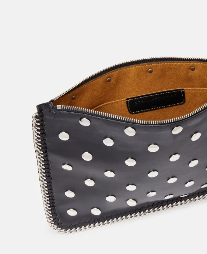 Falabella-fodral med dragkedja och nitar Falabella-fodral med dragkedja och nitar