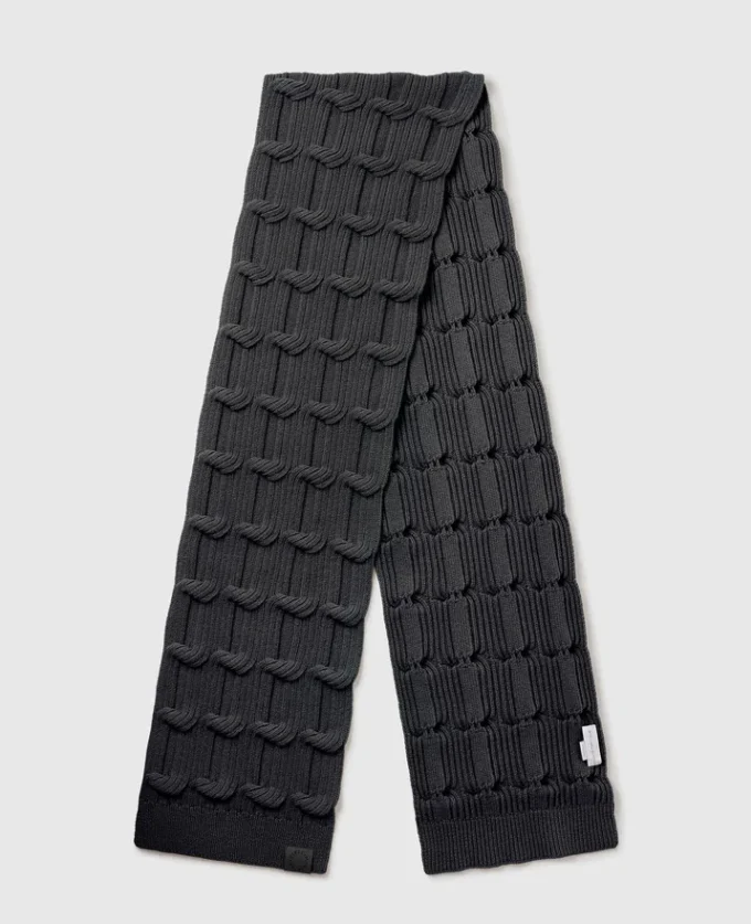 Falabella kabelstickad scarf