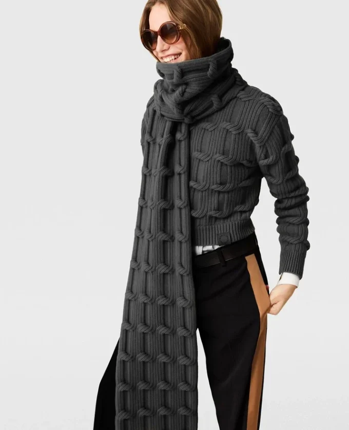 Falabella kabelstickad scarf