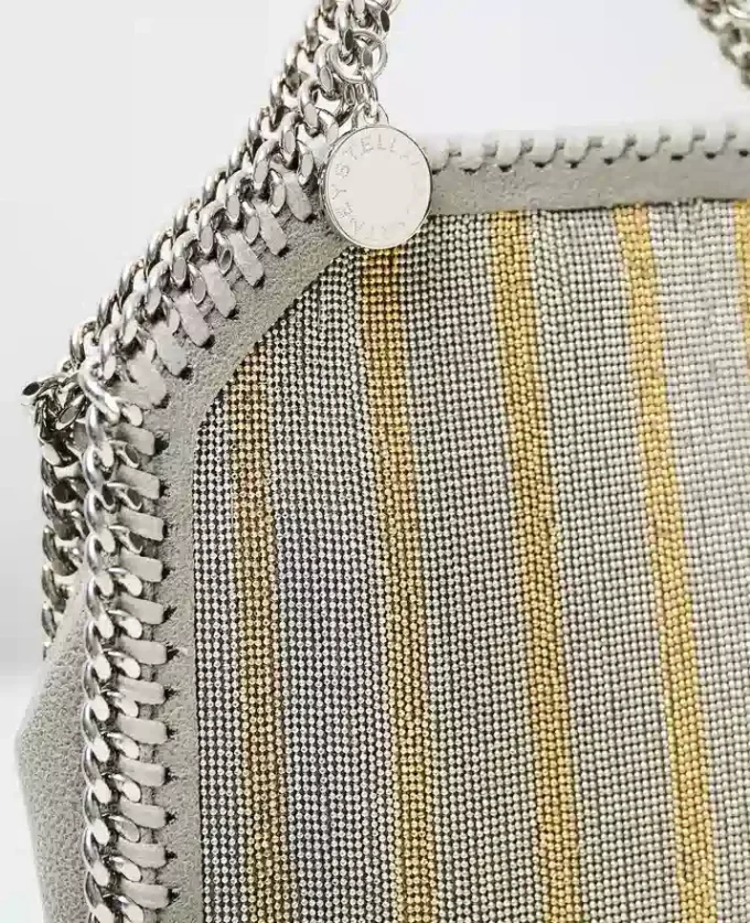 Falabella Metallic Chain-Embroidered Tiny Tote Bag i begränsad upplaga Falabella Metallic Chain-Embroidered Tiny Tote Bag i begränsad upplaga