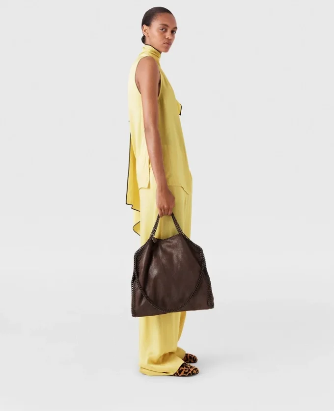 Falabella vikbar emaljväska Falabella vikbar emaljväska
