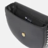 Frayme MIRUM® Medium axelväska med lock Frayme MIRUM® Medium axelväska med lock
