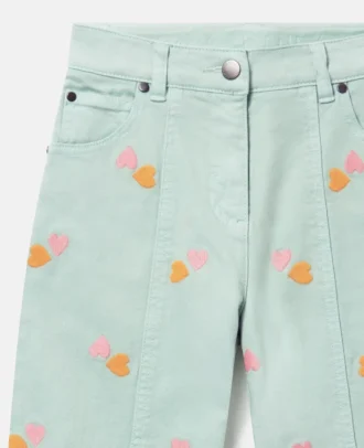 Gabardinebyxor med hjärtbroderi