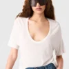 Halvtransparent stickad T-shirt med rund hals Halvtransparent stickad T-shirt med rund hals