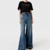 Högmidjade jeans med raka ben