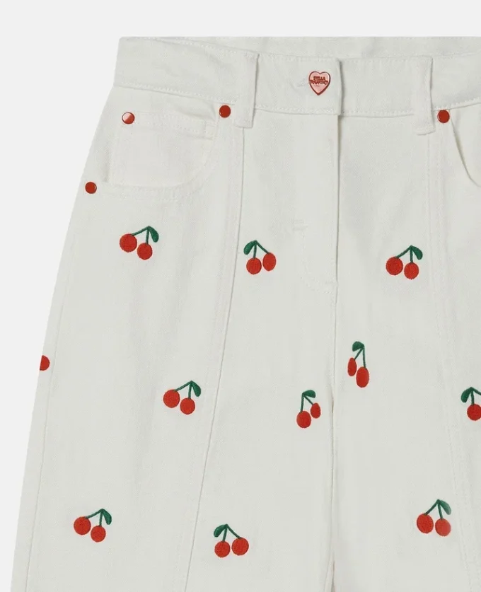 Jeans med broderade körsbär Jeans med broderade körsbär