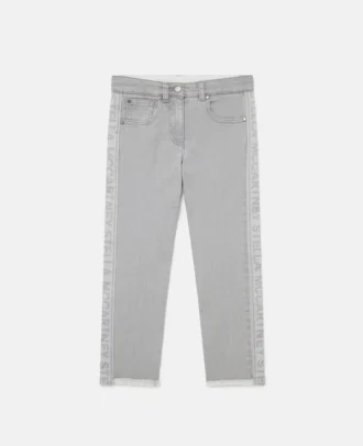 Jeans med märkespanel