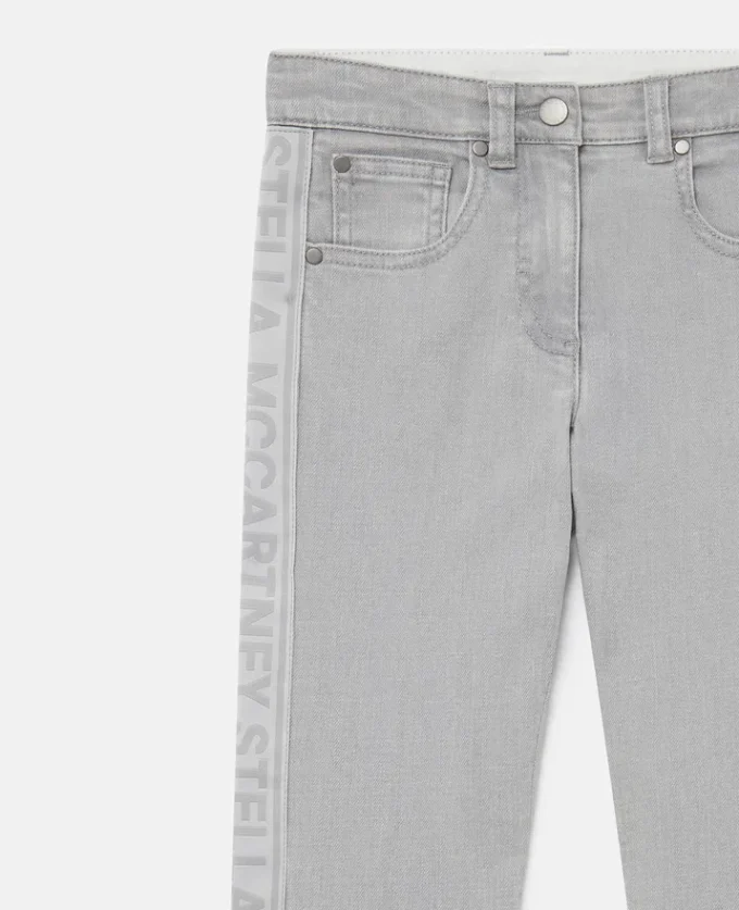 Jeans med märkespanel Jeans med märkespanel