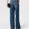 Jeans med raka ben och tryckknappar