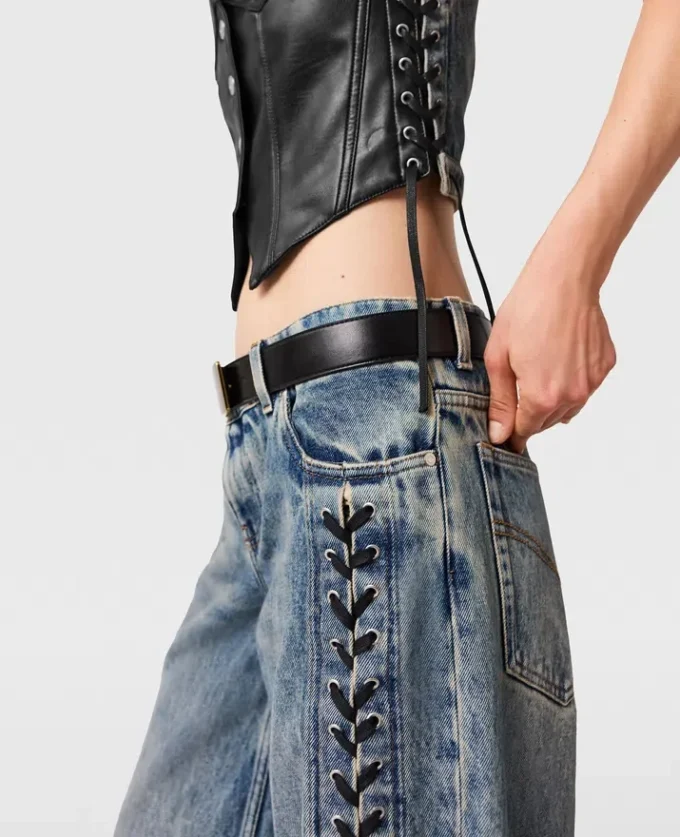 Jeans med vida ben och snörning
