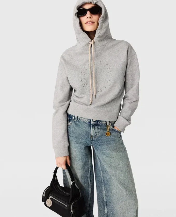 Kort hoodie med broderad logotyp Kort hoodie med broderad logotyp