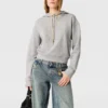 Kort hoodie med broderad logotyp Kort hoodie med broderad logotyp